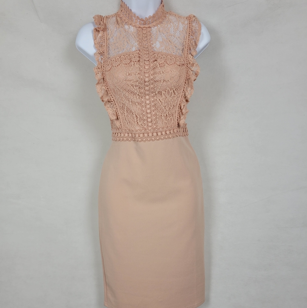 Midi pink lace dress